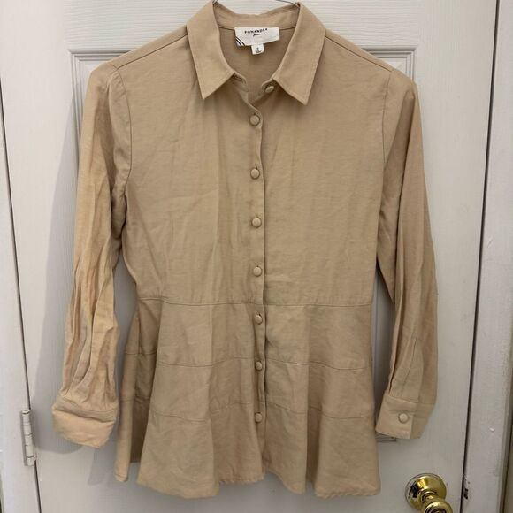 Pomander Place Tuckernuck Ashlen Tiered Ruffled Button Up Blouse Tan Size Small - Picture 5 of 5